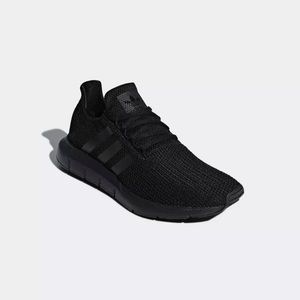 BNIB Core Black Adidas Swift Run Sneakers - M 7 / W 9